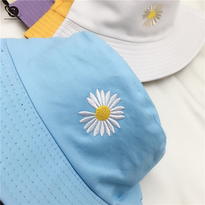 <span class=keywords><strong>Les</strong></span> petites marguerites portent un joli chapeau de pêcheur des <span class=keywords><strong>deux</strong></span> côtés Chapeau seau Broderie réglable Chapeau seau réversible - Product Image 6