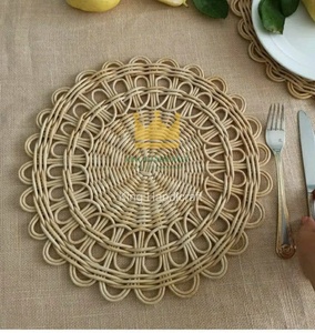 Sets de table en rotin naturel faits à la main, vaisselle décorative, différentes tailles, personnalisables pour les accents de table, prix de gros - Product Image 1