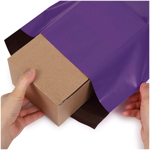 Sac d'expédition personnalisé innovant en forme de gilet, en matériau recyclable et impression couleur intégrale, pour le marketing de marque et l'expédition - Product Image 5
