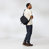 Nouveau design unisexe tendance décontracté, sac bandoulière grande capacité, résistant à l'eau, plat, pour moto, sac de sport, sac de poitrine