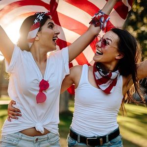 <span class=keywords><strong>Bandana</strong></span> Bandiera USA Personalizzata 21*21 Pollici <span class=keywords><strong>Rossa</strong></span> Bianca e Blu per Collo e Viso, per Uomini e Donne - Product Image 5