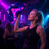 Éventail à main en bambou et plastique fluorescent UV de 33 cm, personnalisé, sonore, pour festivals EDM et événements Kung Fu – Vente en gros