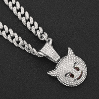 Pendentif Enfant Diable Cornu en Or 18K avec Strass Violets et Chaîne Cubaine – Bijou Tendance Streetwear