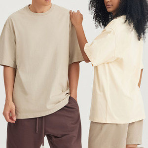 T-shirt girocollo basic da uomo YIYI, personalizzabile con stampa serigrafica, tinta unita, senza marchio, in tessuto morbido. - Product Image 1