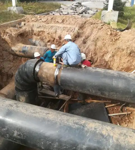 Tuyau en acier isolé en mousse PE-RT II Ouzbékistan 10" SCH40 Q235B Tuyau API pour chauffage souterrain à eau chaude avec isolation PU - Product Image 5