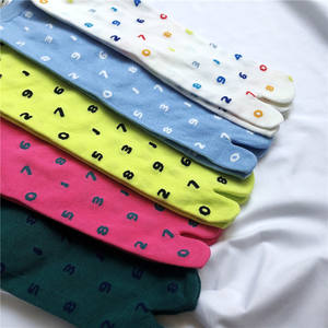 Индивидуальный дизайн, носки Tabi с 2 пальцами, японские жаккардовые хлопковые Модные мужские и женские носки - Product Image 1