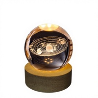 Boule de cristal avec motif du système solaire gravé, lampe de nuit créative, cadeau d'anniversaire ou de fêtes pour petite amie, meilleur ami, camarade de classe
