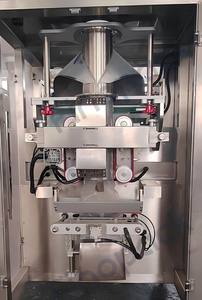 Machine à emballer automatique de vinaigre mature à bas prix Emballage de sac en plastique de matériau liquide Vinaigre Remplissage vertical Scellage - Product Image 3