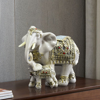 Graffiti Bois Blanc Éléphant Figurine Folk Art Style Résine Sculpture pour Maison Salon Vin TV Cabinet Bureau Ornements