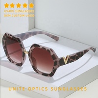 2025 vente chaude dames accessoires de mode haute qualité femmes luxe grand rouge hexagone cadre dégradé Pc lentille lunettes de soleil