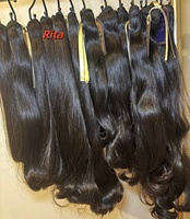 Vente en gros en dropshipping de cheveux humains bruts non traités, populaires et tendance, style bohème, en vrac, incluant des cheveux cambodgiens bouclés et volumineux et des cheveux indiens bouclés.