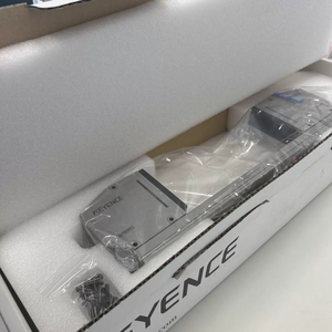 KEYENCE LS-7070 High Speed, High-precision Digital Micrometer LS-7000 Series <b>Sensor</b> Head Without Display Machine Function - Product Image 3
