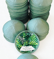 Kippa en lin vert personnalisée avec imprimé feuille tropicale et étiquette personnalisée – Cadeaux Judaïca pour mariages juifs