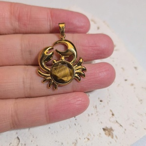 Pendentif Crabe Tendance en Acier Inoxydable avec Pierre Naturelle, Plaqué Or 18K, Style Bohème, Unisexe, Motif Animal Marin, Idéal pour un Port Quotidien, Lourd et Robuste - Product Image 3