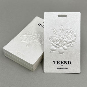 Étiquettes personnalisées pour vêtements féminins, gaufrage 3D, marquage à chaud, étiquettes de vêtements en papier écologique pour sacs et chaussures - Product Image 4