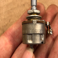 Nouveau Potentiomètre Linéaire Original Vintage 1961 CTS 500 ohms pour Guitare avec Interrupteur à Pression – En Stock