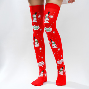 Bas de Noël rouges à motif Joyeux Noël pour femme, idéal pour déguisement ou cadeau - Product Image 2