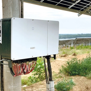 อินเวอร์เตอร์พลังงานแสงอาทิตย์แบบไฮบริด 3 เฟส รุ่น <span class=keywords><strong>SG110CX</strong></span> ขนาด 110 กิโลวัตต์ พร้อมคลื่นไซน์บริสุทธิ์ ประสิทธิภาพ 98.7% และการป้องกันระดับ IP66 - Product Image 5