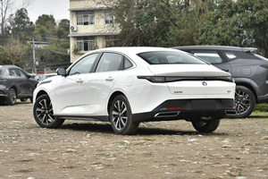 Changan Alsvin Compact <strong>Car</strong> Gasoline Auto 2025.04 1.5T 192Ps L4 <strong>4</strong>-door 5-<strong>seater</strong> Sedan Cheap Petrol <strong>Cars</strong> For Sale - Product Image 6