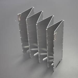 เตาแคมป์ปิ้งอลูมิเนียมอัลลอยด์แบบพกพา 12 ชิ้นพร้อมกล่องแผ่นกันลมแบบพับได้สำหรับใช้กลางแจ้ง - Product Image 1