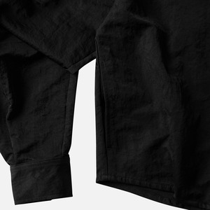 Camisa NERA de nailon de corte regular, negra, con cremallera completa, ligera, informal, estilo urbano, manga larga, en venta - Product Image 3