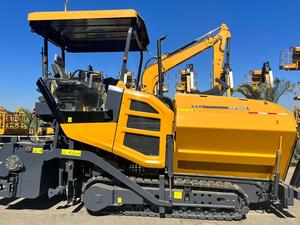 Finitrice Compatta a Ruote RP455W con Larghezza Massima di Posa 4,5M per <span class=keywords><strong>Lavori</strong></span> <span class=keywords><strong>Stradali</strong></span> Residenziali - Product Image 1