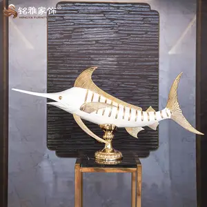 منحوتات كبيرة مخصصة مصنوعة يدويًا للأماكن الخارجية من مورد صيني للفنون والحرف اليدوية منحوتة سمكة السيف والسمكة المارلين