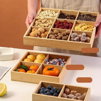 Plateau carré à neuf compartiments pour hot pot, plateau de service multi-compartiments en bois, design moderne et minimaliste, pour usage domestique et hôtelier