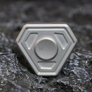 Spinner Antiestrés de Acero Inoxidable en Forma de Corazón, Juguete de Descompresión para Adultos y Niños, Juguete Giratorio de Metal - Product Image 2