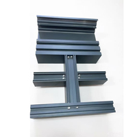 Serre de conception nouvelle avec structure en alliage d'aluminium, verre trempé et toit en verre, conçue sur mesure.
