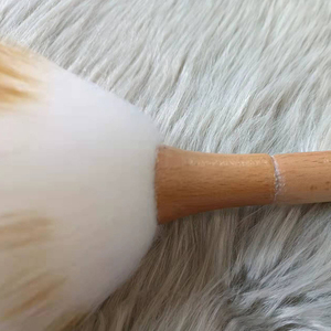 Spazzola per la pulizia in lana d'agnello con manico lungo, taglia M, con impugnatura in legno per casa e auto - Prodotto per la rimozione della polvere - Offerta imperdibile - Product Image 6