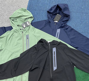 <span class=keywords><strong>Ensemble</strong></span> <span class=keywords><strong>de</strong></span> Jogging Personnalisé Survêtement Léger Veste Coupe-Vent et Pantalon <span class=keywords><strong>de</strong></span> Sport <span class=keywords><strong>de</strong></span> Course pour Hommes avec Logo - Product Image 3