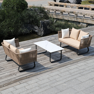 Ensemble <span class=keywords><strong>de</strong></span> <span class=keywords><strong>salon</strong></span> d'extérieur au design ergonomique avec coussins <span class=keywords><strong>en</strong></span> mousse épaisse et plateau <span class=keywords><strong>en</strong></span> <span class=keywords><strong>verre</strong></span> <span class=keywords><strong>trempé</strong></span> pour terrasse sur le toit, ensemble <span class=keywords><strong>de</strong></span> canapés <span class=keywords><strong>de</strong></span> conversation - Product Image 1