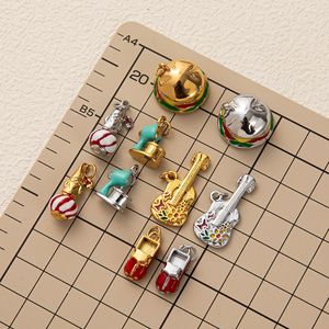 Carnaval de Esmalte Dorado |   Dijes de Esmalte Chapados en Oro PVD de 18K |   Colgantes de guitarra, coche, tambor, campana y comida para la creación de joyas DIY - Product Image 2