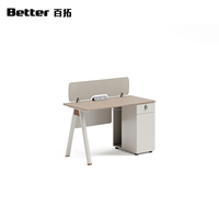 Table et chaise de bureau en bois modernes et durables avec un design minimaliste simple, fonctionnalités convertibles et extensibles pour bureaux et postes de travail