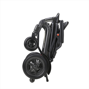 Fauteuil roulant électrique en aluminium avec esthétique en fibre de carbone, moteur 180W, batterie 10/20Ah, capacité de 100 kg et conception pliable facile - Product Image 3