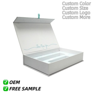 กล่องของขวัญแม่เหล็กสีขาวขนาดใหญ่ทำจากกระดาษแข็งพร้อมฝาปิด - Product Image 1