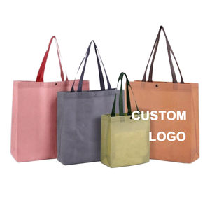 Sacs fourre-tout réutilisables personnalisés en PP non tissé avec logos, petite taille, fermeture à bouton, OEM/ODM au Vietnam - Product Image 1