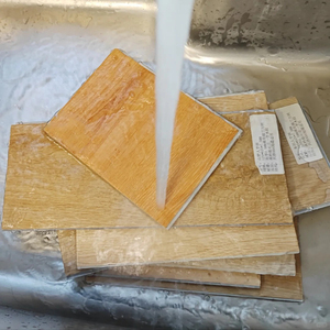 Muestras Gratis de Suelo Híbrido de Plástico SPC para Interiores, Ecológico, Resistente al Desgaste, con Patrón de Roble, Reducción de Ruido IXPE, 8mm - Product Image 3