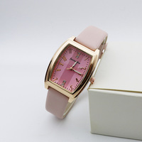 Montre à quartz carrée rétro pour femme, boîtier en alliage, acrylique, épaisseur 10 mm, affichage numérique serti de diamants, écologique, élégante