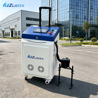 Machine de nettoyage laser à fibre pulsée 100W 200W 300W pour l'élimination sans dommage de la rouille, de la peinture, de l'huile et de l'oxyde sur les moules et les métaux fins