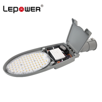 Lampadaire LED en aluminium avec couvercle en verre, design à boucle, IP66, AC 180LM/W, sans outil, 30W-70W