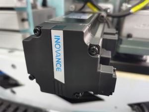 Brazo Robótico de Inyección de Plástico de Alta Velocidad y Precisión de 5 Ejes, Repetibilidad de ±0.1mm con Componentes de Rodamientos de Engranajes de Motor Central - Product Image 3