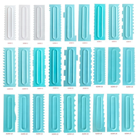 31 Modèles de Spatules/Lisseurs à Crème en Plastique Bleues et Blanches, Kit d'Outils de Pâtisserie pour Gâteaux
