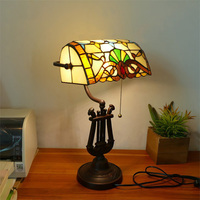 Lampe de bureau en résine en forme de lyre pour l'étude, la chambre à coucher, le café, décoration vintage, abat-jour en verre teinté, lampe de lecture de table