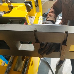 Máquina de Curvar Tubos BLMA <span class=keywords><strong>130NC</strong></span> de China para Tuberías Grandes de Acero Inoxidable y Acero al Carbono, Matrices Personalizadas, Ideal para la Fabricación de Calderas - Product Image 2