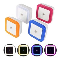 Luces de noche inteligentes, luz nocturna de pared con enchufe, Sensor de luz automático, luz LED nocturna para baño, hogar, cocina, pasillo, escalera, dormitorio