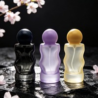 Flacon de parfum portable Posee Beauty PB-S109 50ml en verre transparent irrégulier avec tête de pompe or/argent et boîte en carton scellée
