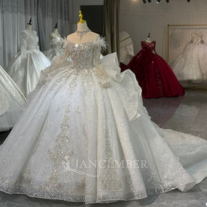 Robe de mariée de bal de luxe Xs253, style princesse moderne de Dubaï, avec appliques, perles et cristaux, décolleté cœur - Product Image 2