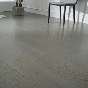 Suelo de Madera Multicapa Tropical EN717-1, Grado AB, Roble Europeo, Reducción de Ruido, Sistema de Click, 12 mm, Acabado Mate, para Comedor - Product Image 2